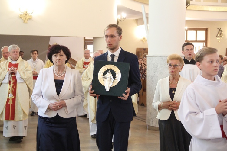 Dębica. 50-lecie parafii pw. Matki Bożej Anielskiej