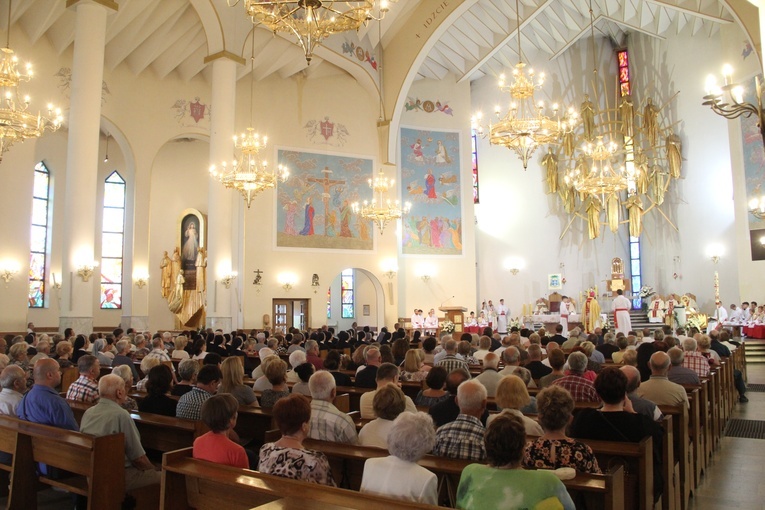 Dębica. 50-lecie parafii pw. Matki Bożej Anielskiej