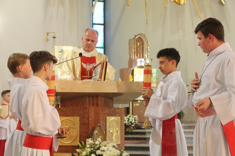 Dębica. 50-lecie parafii pw. Matki Bożej Anielskiej