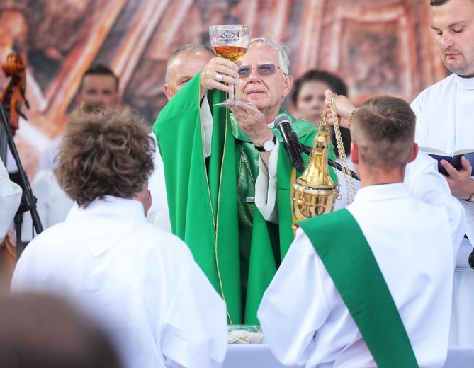 10 tys. młodych na "polskiej" Mszy na ŚDM w Lizbonie (cz. 2)