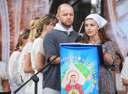 10 tys. młodych na "polskiej" Mszy na ŚDM w Lizbonie (cz. 2)