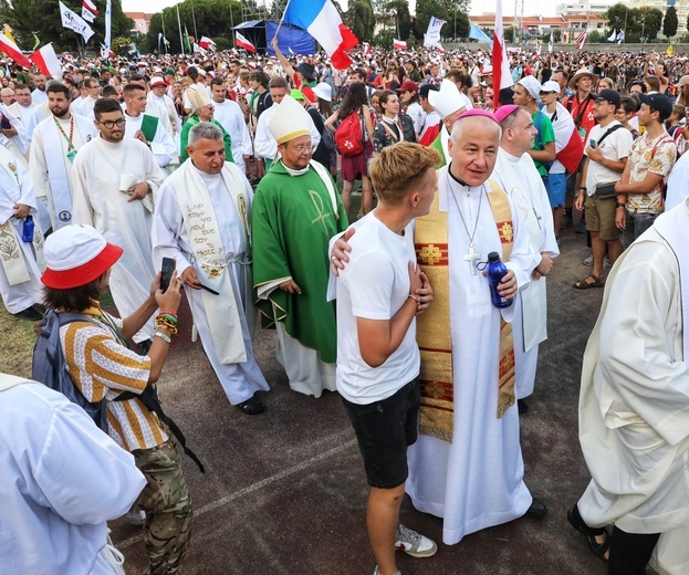 10 tys. młodych na "polskiej" Mszy na ŚDM w Lizbonie (cz. 2)