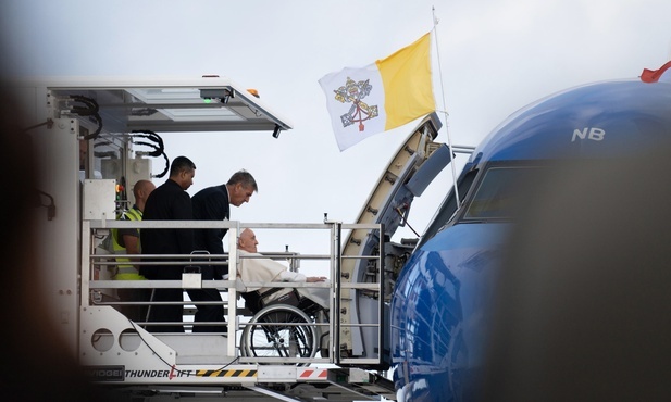 Papież Franciszek przyleciał do Lizbony na Światowe Dni Młodzieży