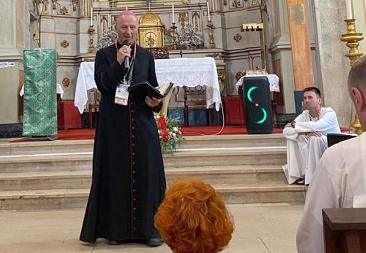 Bp Marek Solarczyk na ŚDM 2023, gdzie wygłosił konferencję do uczestników spotkania młodych.