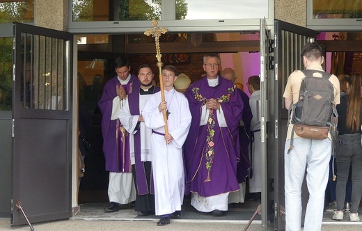 Uroczystości pogrzebowe śp. ks. Franciszka Płonki na os. Karpackim w Bielsku-Białej