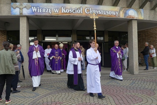 Uroczystości pogrzebowe śp. ks. Franciszka Płonki na os. Karpackim w Bielsku-Białej