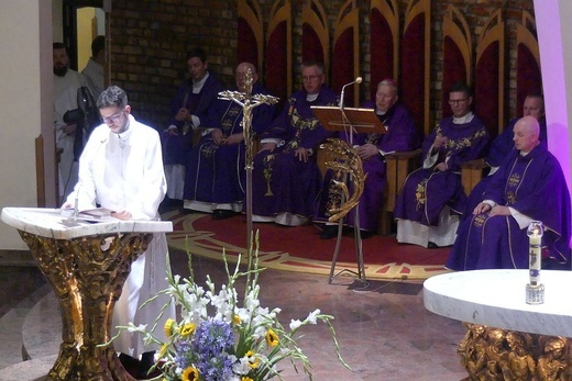 Uroczystości pogrzebowe śp. ks. Franciszka Płonki na os. Karpackim w Bielsku-Białej