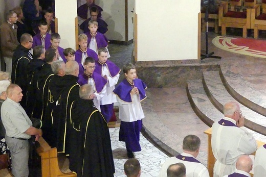 Uroczystości pogrzebowe śp. ks. Franciszka Płonki na os. Karpackim w Bielsku-Białej