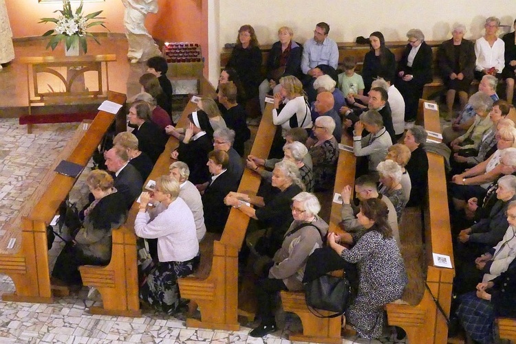 Uroczystości pogrzebowe śp. ks. Franciszka Płonki na os. Karpackim w Bielsku-Białej