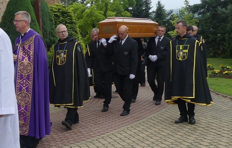 Uroczystości pogrzebowe śp. ks. Franciszka Płonki na os. Karpackim w Bielsku-Białej