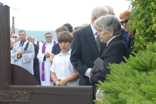 Ostatnie pożegnanie ks. prał. Franciszka Płonki w rodzinnym Zarzeczu