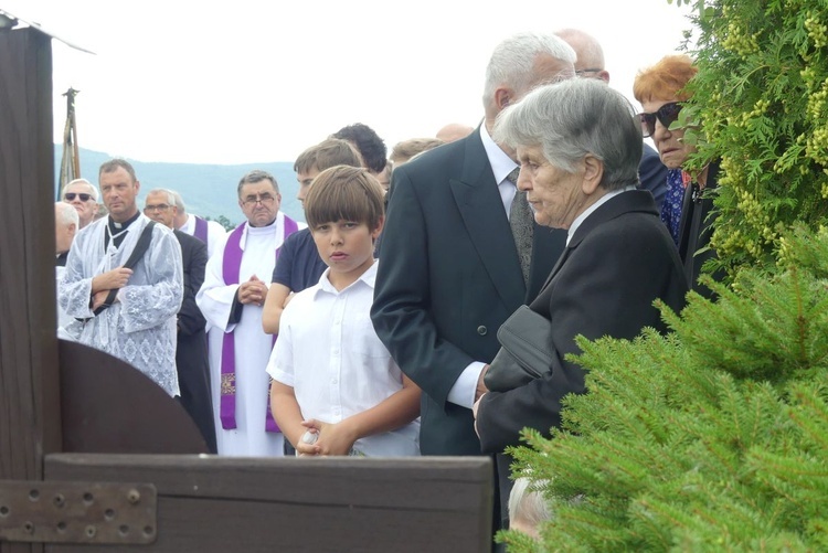 Ostatnie pożegnanie ks. prał. Franciszka Płonki w rodzinnym Zarzeczu