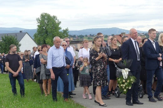 Ostatnie pożegnanie ks. prał. Franciszka Płonki w rodzinnym Zarzeczu