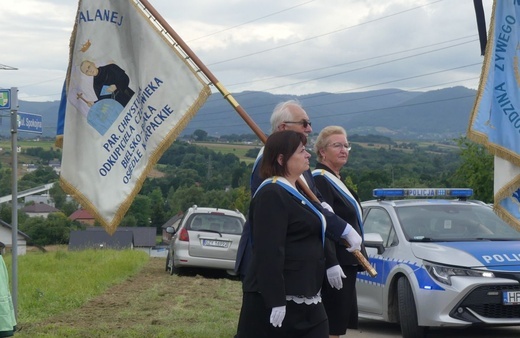 Ostatnie pożegnanie ks. prał. Franciszka Płonki w rodzinnym Zarzeczu