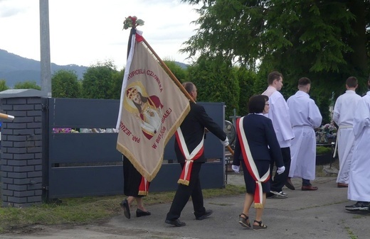 Ostatnie pożegnanie ks. prał. Franciszka Płonki w rodzinnym Zarzeczu