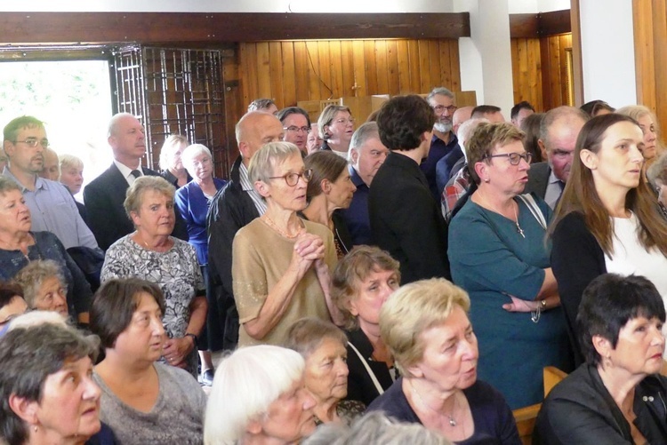 Ostatnie pożegnanie ks. prał. Franciszka Płonki w rodzinnym Zarzeczu