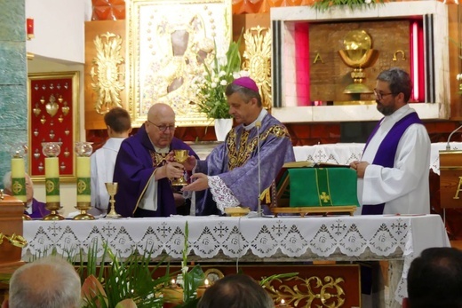 Ostatnie pożegnanie ks. prał. Franciszka Płonki w rodzinnym Zarzeczu