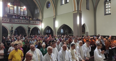 Zębowice. Eucharystia z "Trójeczką"