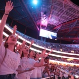 Tysiące młodych uczestniczyło w modlitwie uwielbienia na stadionie Benfiki w Lizbonie