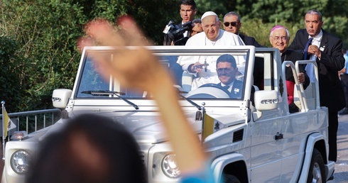 Papież Franciszek przybył do Fatimy