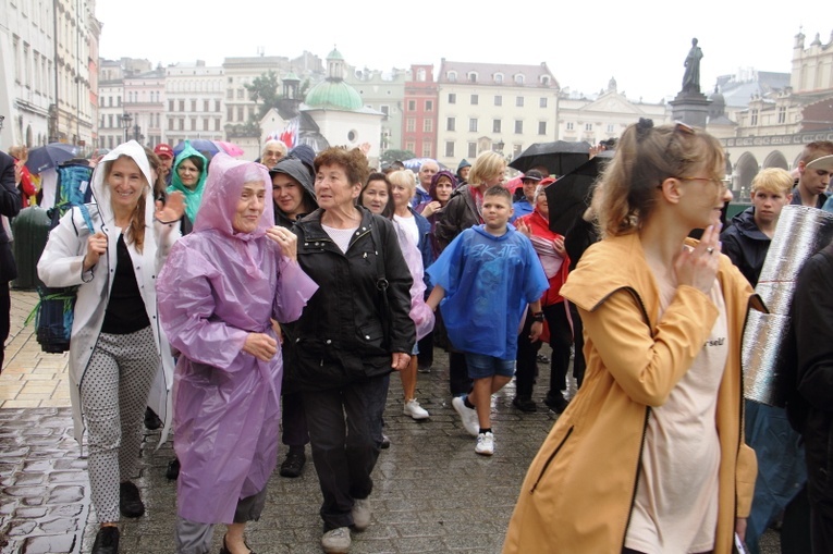 Wyjście 43. Pieszej Pielgrzymki Krakowskiej z Wawelu na Jasną Górę