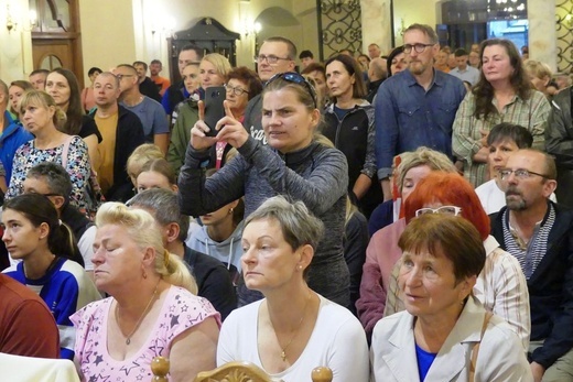 32. Piesza Pielgrzymka Diecezji Bielsko-Żywieckiej na Jasną Górę 2023 - Msza św. w Hałcnowie