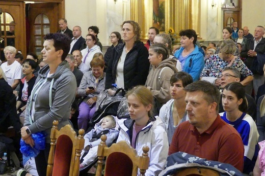 32. Piesza Pielgrzymka Diecezji Bielsko-Żywieckiej na Jasną Górę 2023 - Msza św. w Hałcnowie
