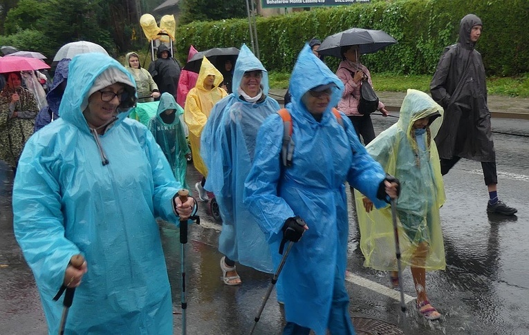 Grupy 1/5 - z Bielska-Białej Hałcnowa na Jasną Górę - 2023