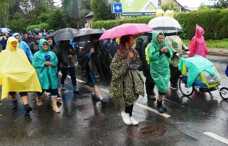 Grupy 1/5 - z Bielska-Białej Hałcnowa na Jasną Górę - 2023