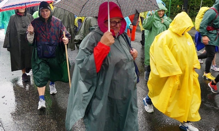 Grupy 1/5 - z Bielska-Białej Hałcnowa na Jasną Górę - 2023