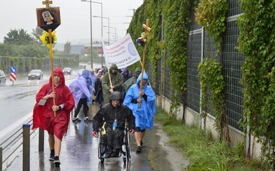 Powołani do bycia w drodze. Pielgrzymi ze Skawiny w drodze na Jasną Górę