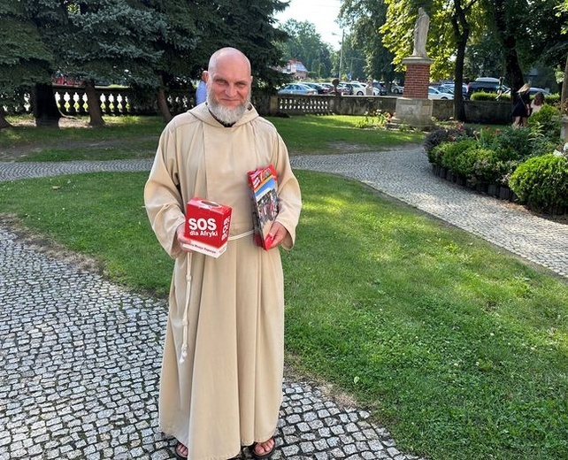 Br. Paweł Kubiak stara się zainteresować Polaków życiem swojej parafii w Czadzie.