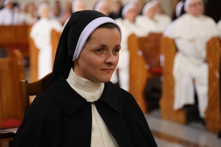 Śluby wieczyste u sióstr dominikanek w Tarnobrzegu Wielowsi