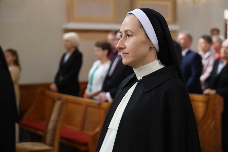 Śluby wieczyste u sióstr dominikanek w Tarnobrzegu Wielowsi