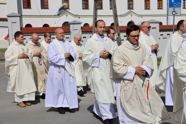 Śluby wieczyste u sióstr dominikanek w Tarnobrzegu Wielowsi