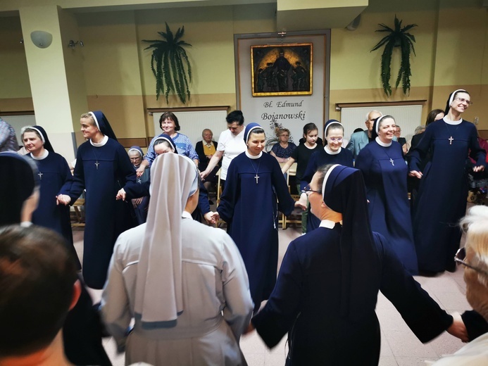 Świętowanie ze służebniczkami dębickimi