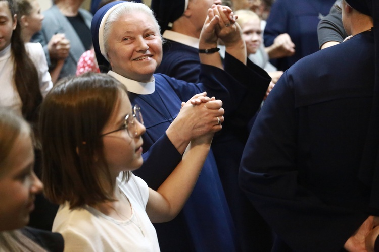 Świętowanie ze służebniczkami dębickimi