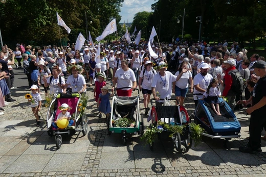 Powitanie 21. Pielgrzymki Pieszej Dekanatu Czechowickiego na Jasnej Górze - 2023