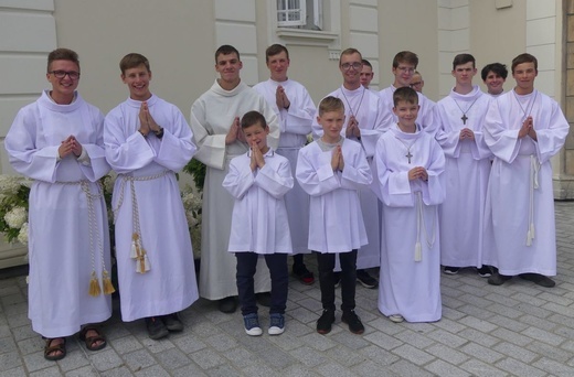 Pielgrzymi diecezji na Jasnej Górze - w oczekiwaniu na Mszę Świętą - 2023