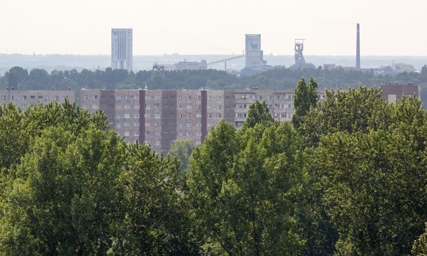 Ruda Śląska. Osiedle i kopalnia Bielszowice.