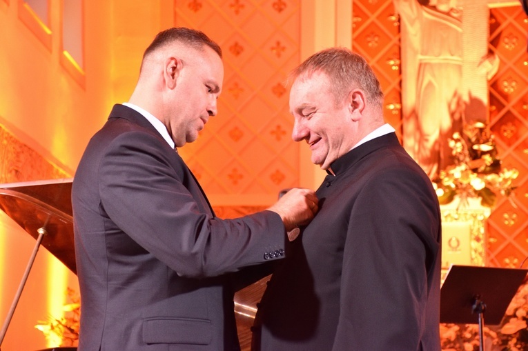 Koncert IPN i medal dla ks. Bartłomieja Starka