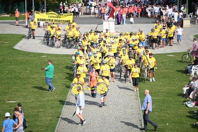 Pielgrzymka z diecezji radomskiej weszła na Jasną Górę 