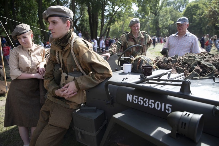 Rekonstruktorzy na otwarciu Muzeum Wojska Polskiego