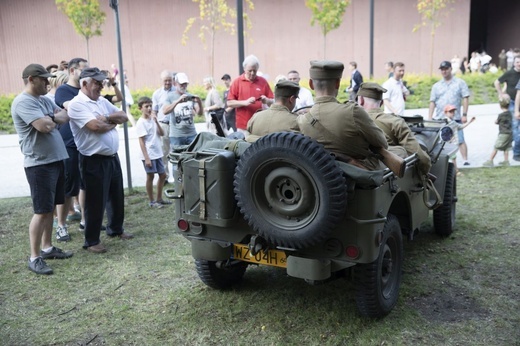 Rekonstruktorzy na otwarciu Muzeum Wojska Polskiego