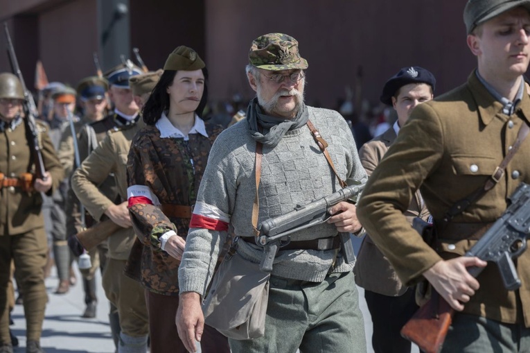 Rekonstruktorzy na otwarciu Muzeum Wojska Polskiego