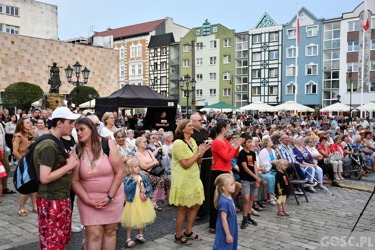 Gorzów Wlkp. Zagrali Nowonarodzeni i Budzy