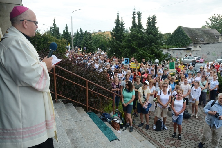 Biskup Waldemar wyprawił w drogę strumień opolski