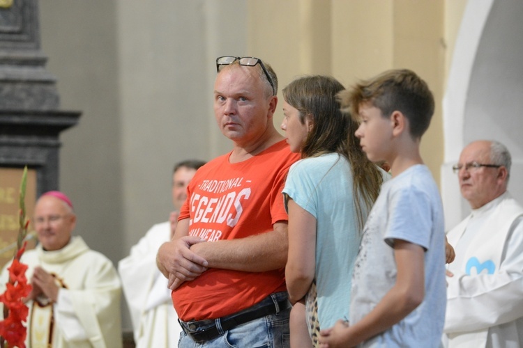 Pielgrzymkowa Eucharystia w Strzelcach Opolskich