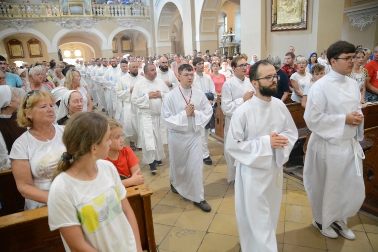 Pielgrzymkowa Eucharystia w Strzelcach Opolskich