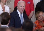 Prezydent Biden odwiedzi w poniedziałek spustoszoną przez pożary wyspę Maui na Hawajach